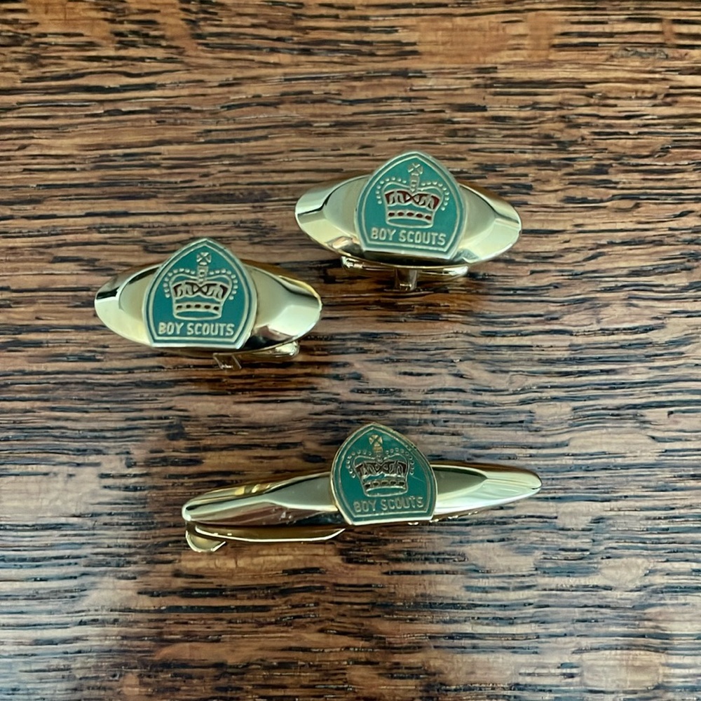 Boys Scouts tie clip and cufflinks.